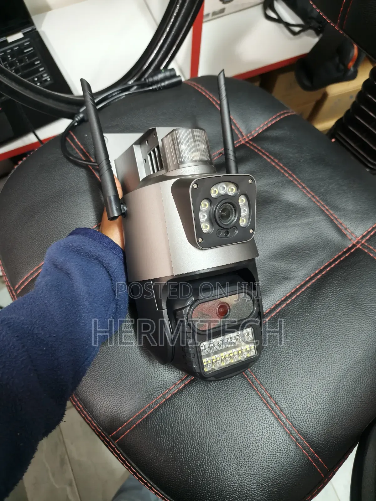 Dual Lens CCTV Quality Light for Night Vision Two Antennae for Signal