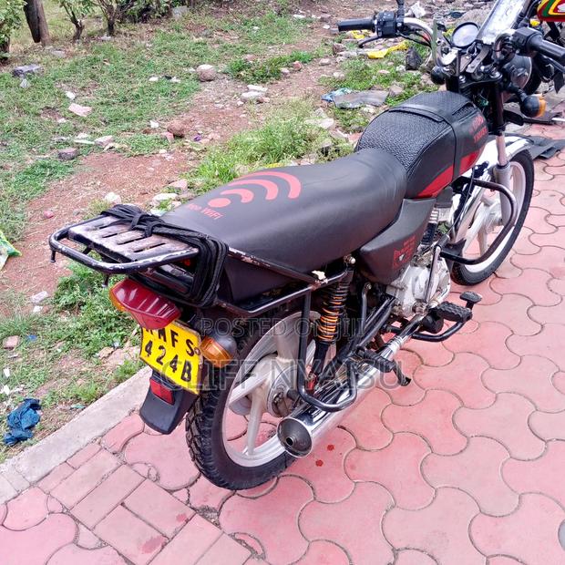 Bajaj Boxer 100 2022 Red