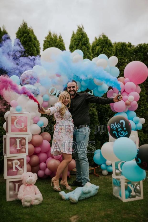 Gender Reveal Color Smoke