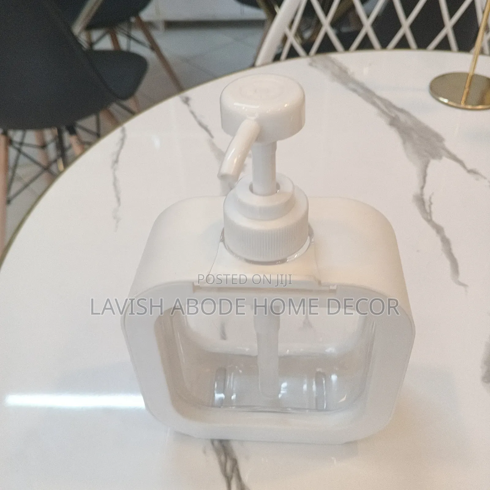 Refillable Liquid Soap Dispenser .
