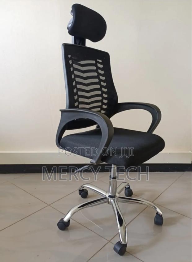 Egornomic Headrest Office Seat