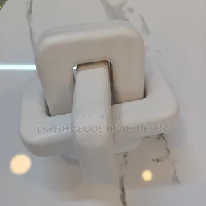 Natural Wood Knot Decor.