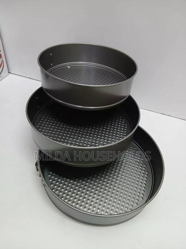 3pcs Cake Moulds/Baking Tins.