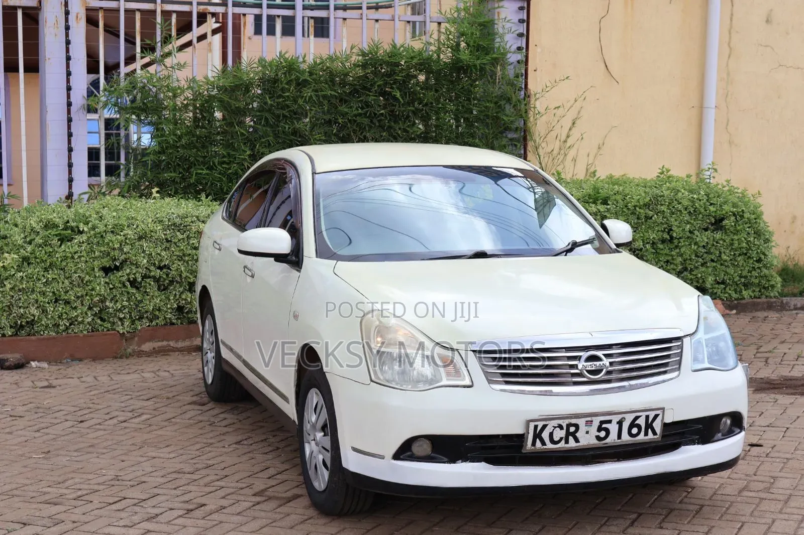 Nissan Bluebird 2012 Pearl