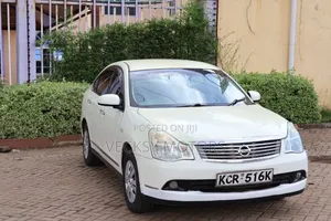 Nissan Bluebird 2012 Pearl