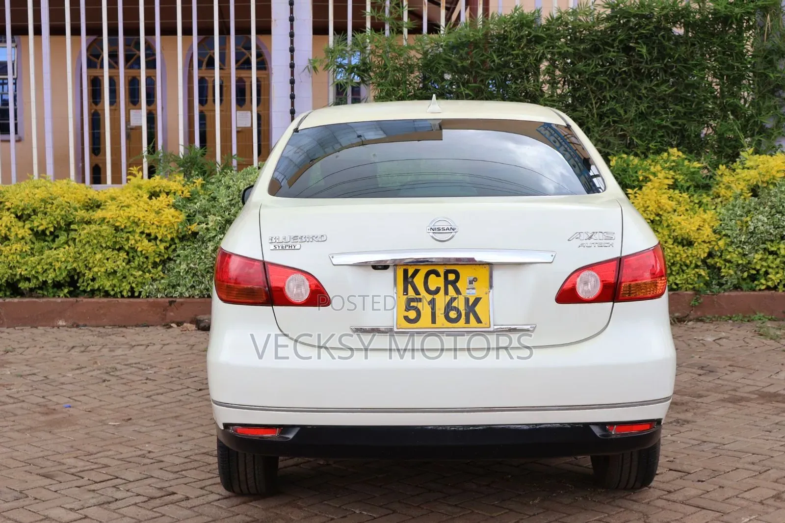 Nissan Bluebird 2012 Pearl