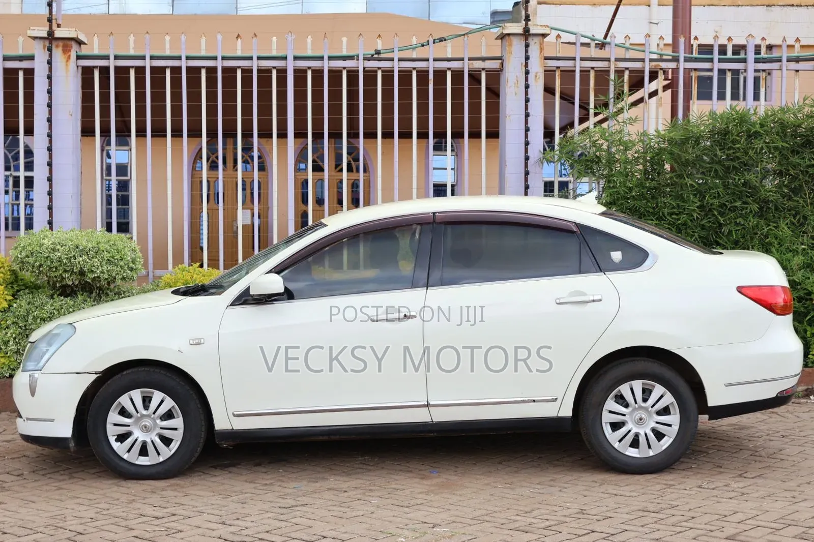 Nissan Bluebird 2012 Pearl