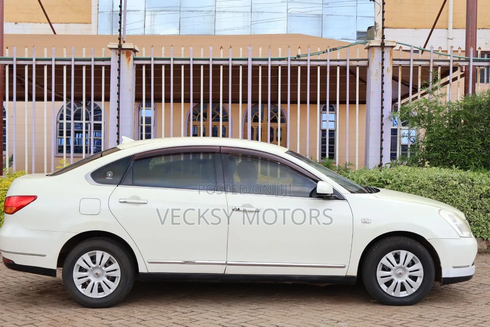 Nissan Bluebird 2012 Pearl