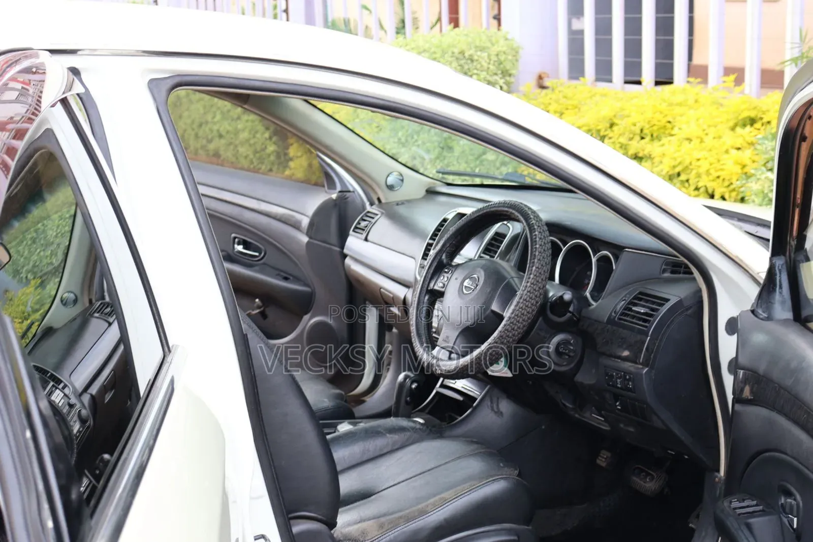 Nissan Bluebird 2012 Pearl