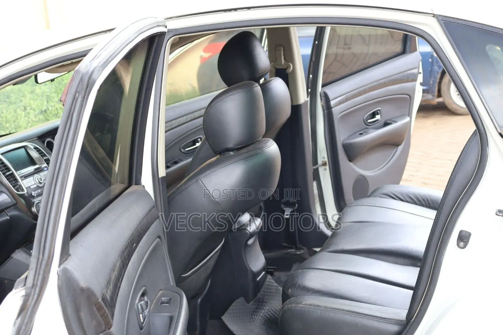 Nissan Bluebird 2012 Pearl