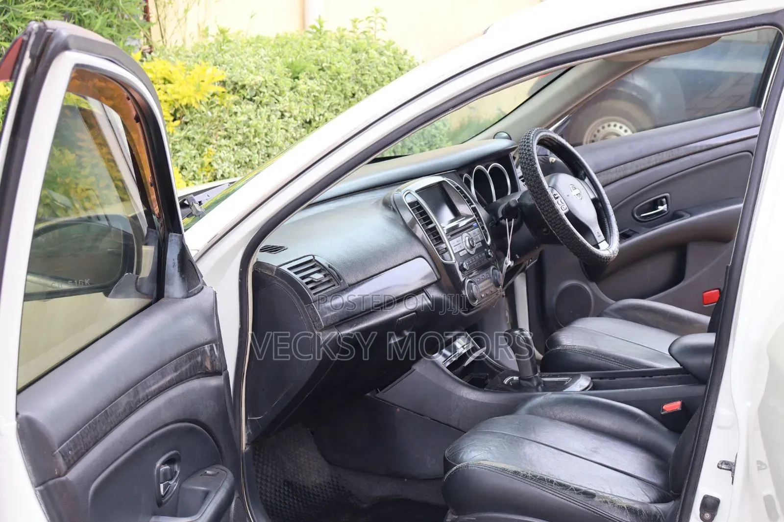 Nissan Bluebird 2012 Pearl