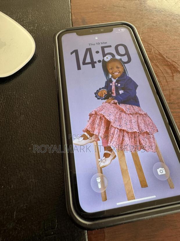 Apple iPhone 11 64 GB Yellow - thumbnail 4