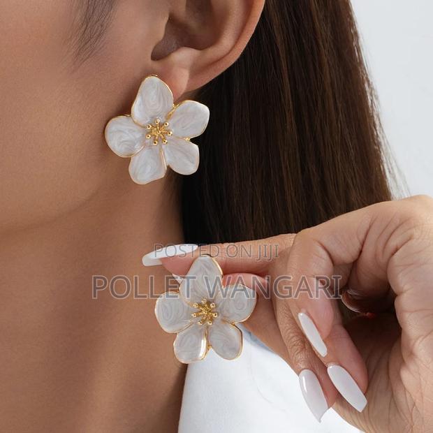 Flower Statement Earrings - thumbnail 4