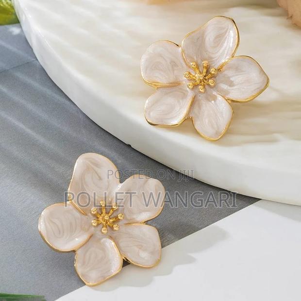 Flower Statement Earrings - thumbnail 6