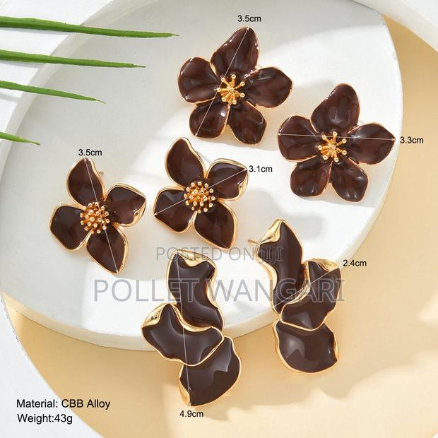 Flower Statement Earrings - thumbnail 3