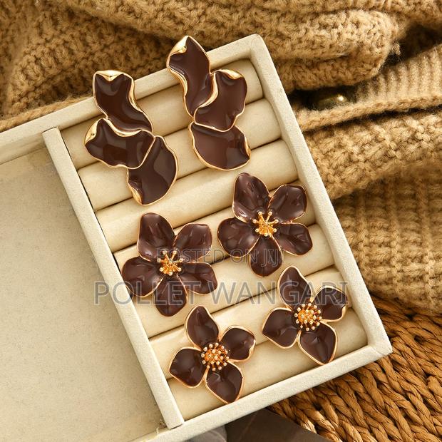 Flower Statement Earrings - thumbnail 2