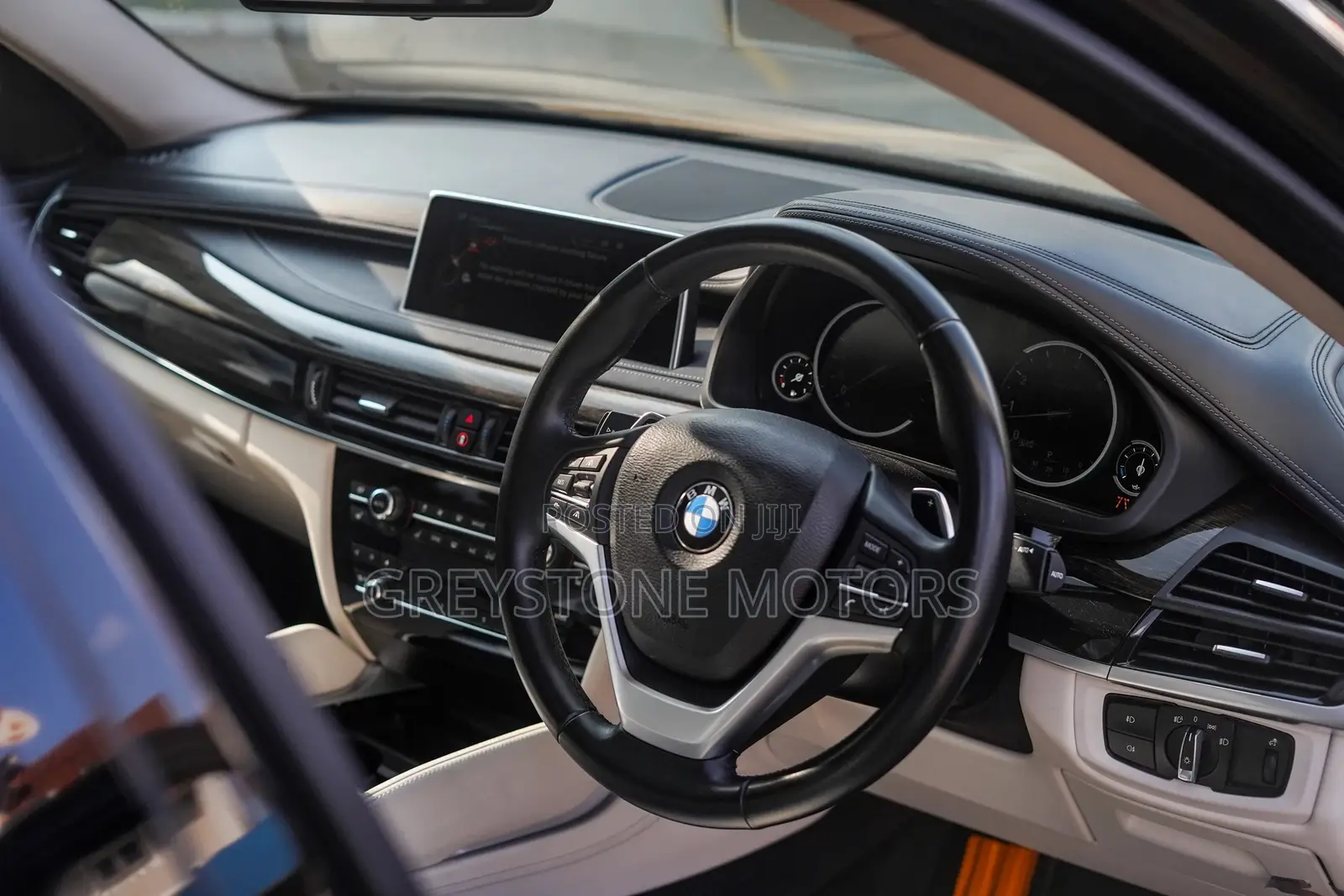 BMW X6 xDrive50i Coupe 4x4 (4.4L 8cyl 8A) 2016 Brown