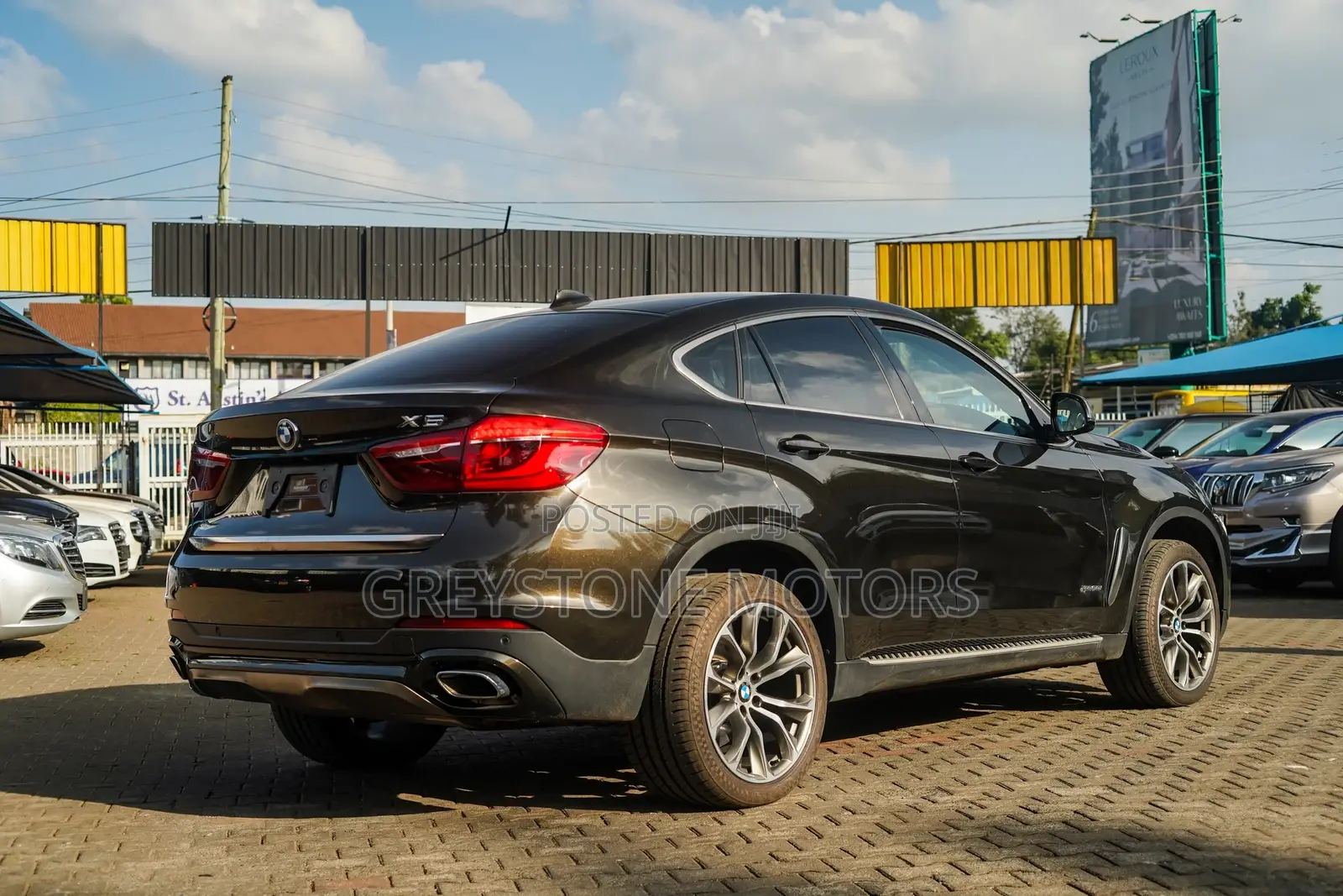 BMW X6 xDrive50i Coupe 4x4 (4.4L 8cyl 8A) 2016 Brown
