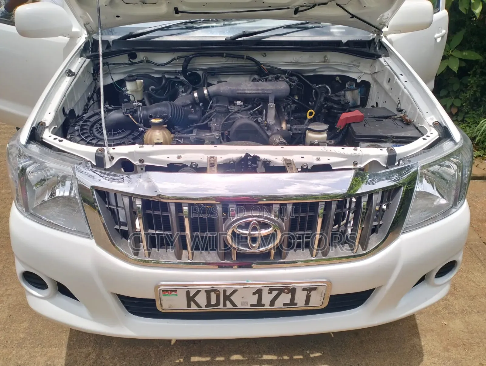 Toyota Hilux 2016 White