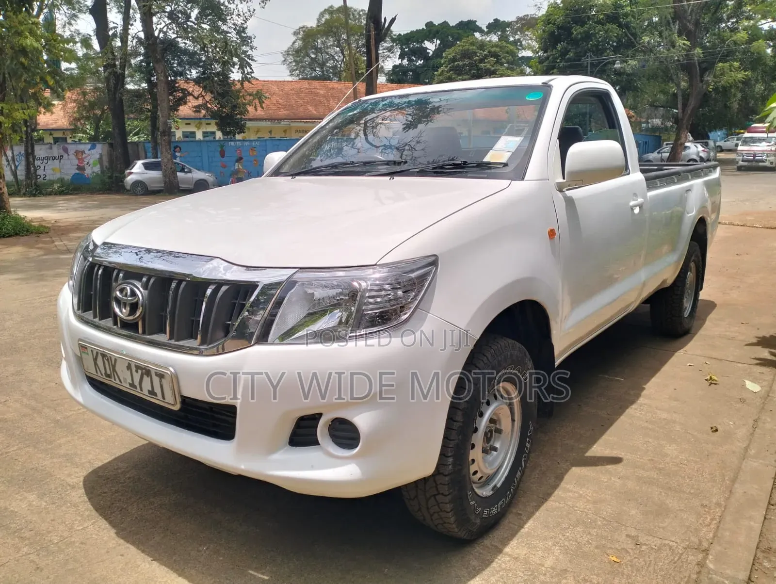 Toyota Hilux 2016 White