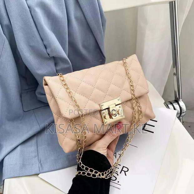 Ladies Sling Bag. - thumbnail 3