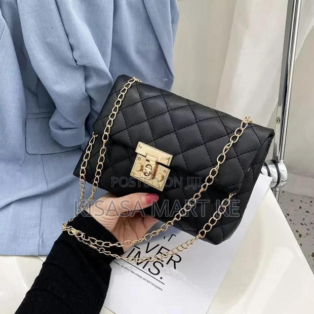 Ladies Sling Bag. - thumbnail 4