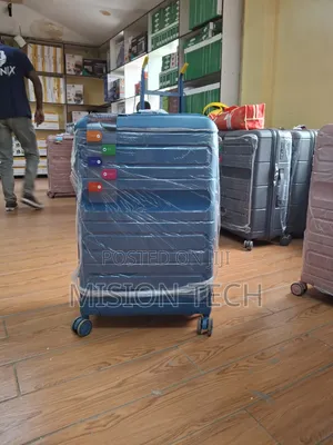 *3 in 1 Luxurious Unbreakable Pp Suitcase*
*