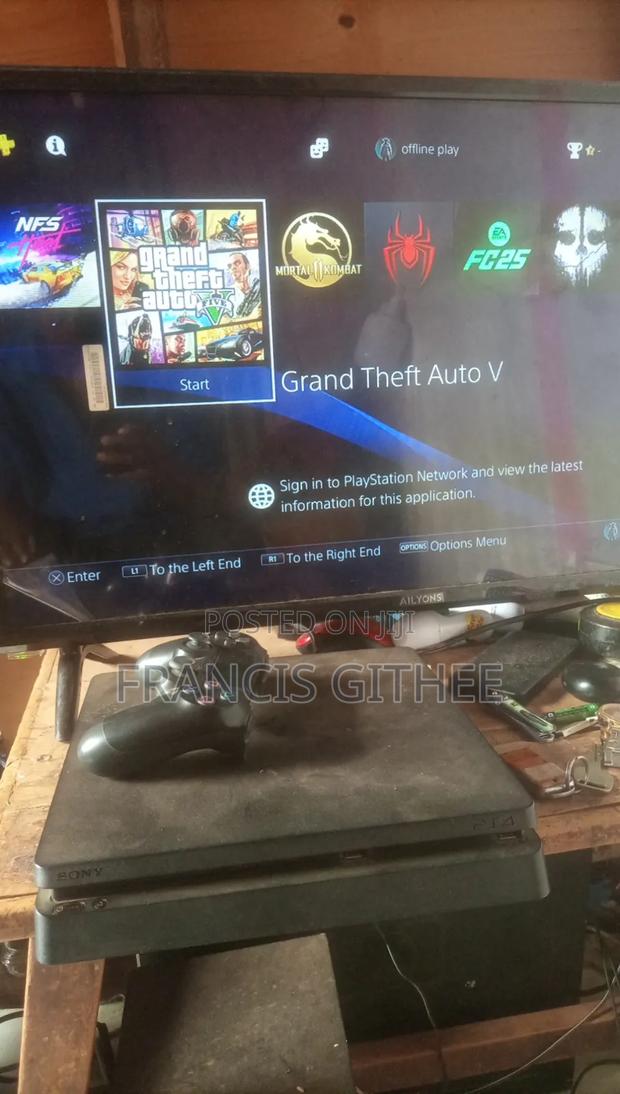 Ps4 Slim Chipped - thumbnail 2