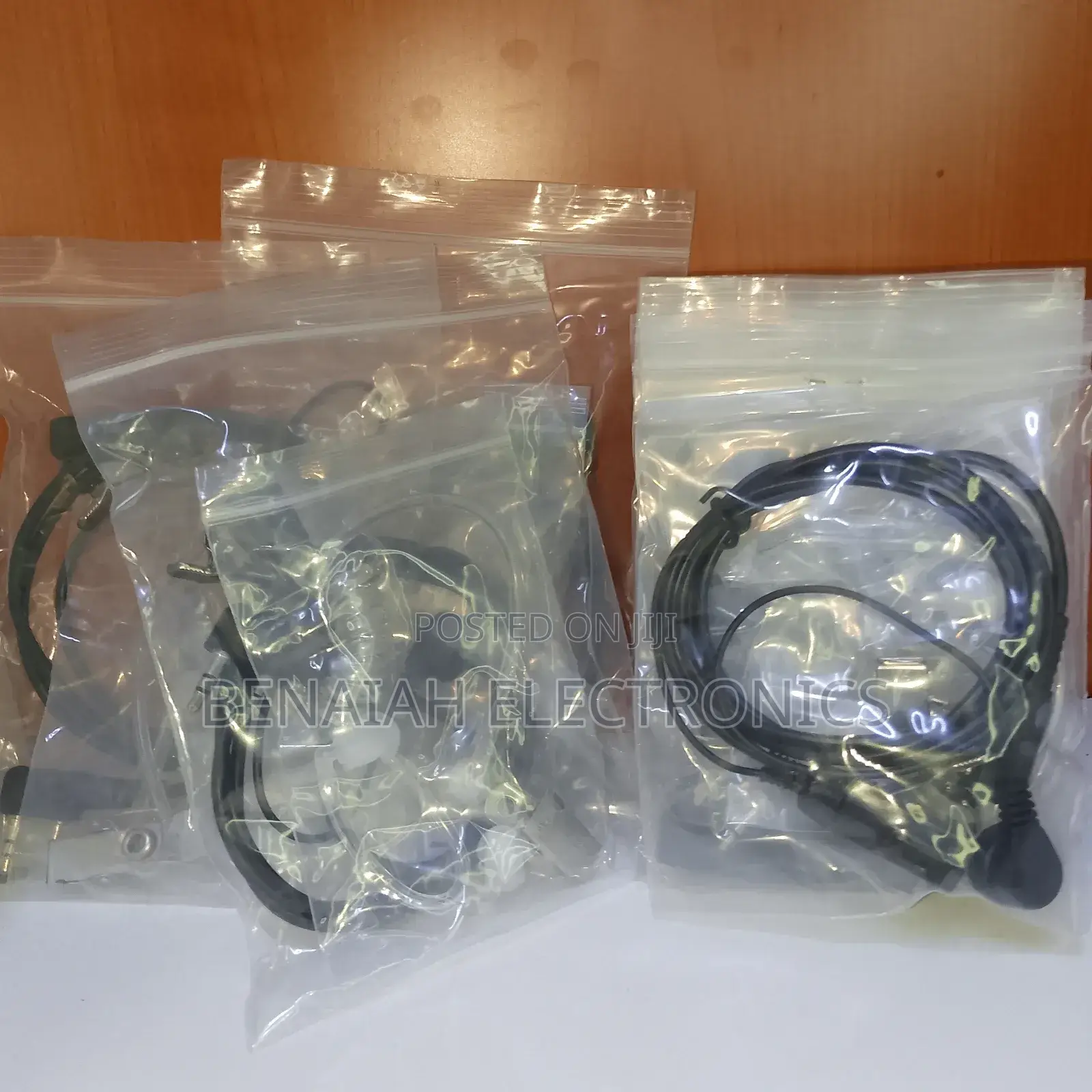 Fbi Radio Call Earphones With Noise Cancellation Feature