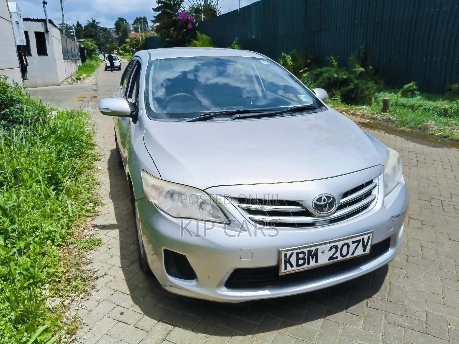 Toyota Corolla LE 4dr Sedan (1.8L 4cyl 4A) 2010 Silver