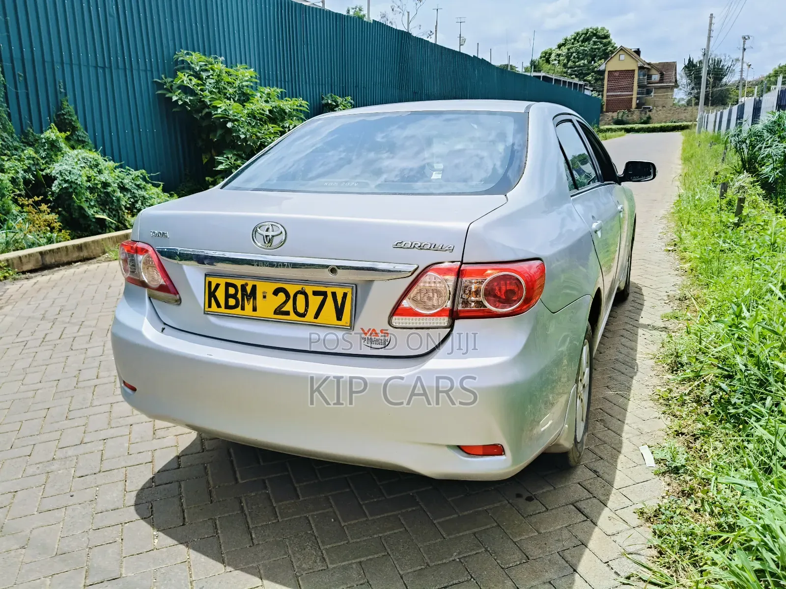 Toyota Corolla LE 4dr Sedan (1.8L 4cyl 4A) 2010 Silver