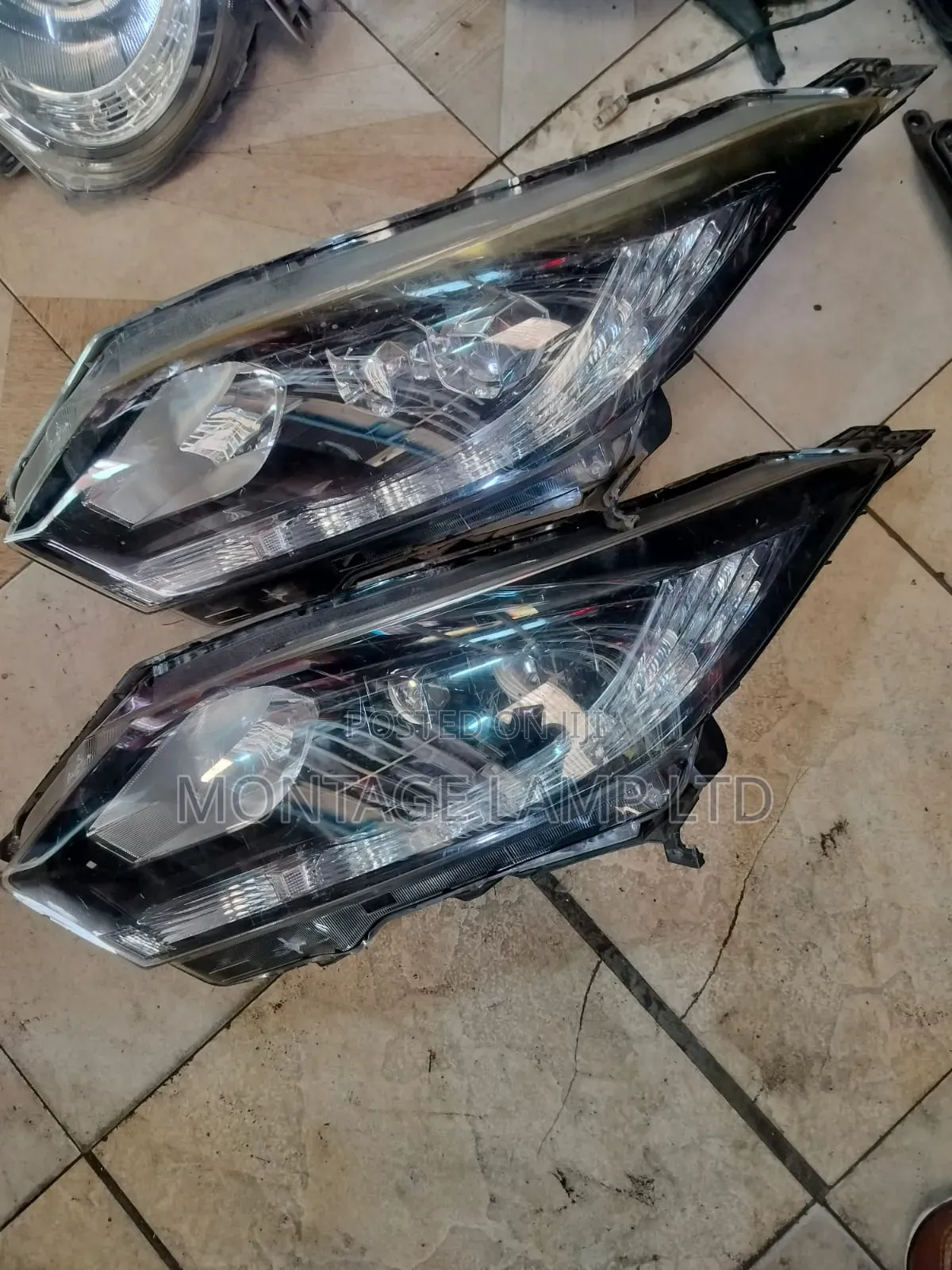Headlight Honda Vezel Non Zenon