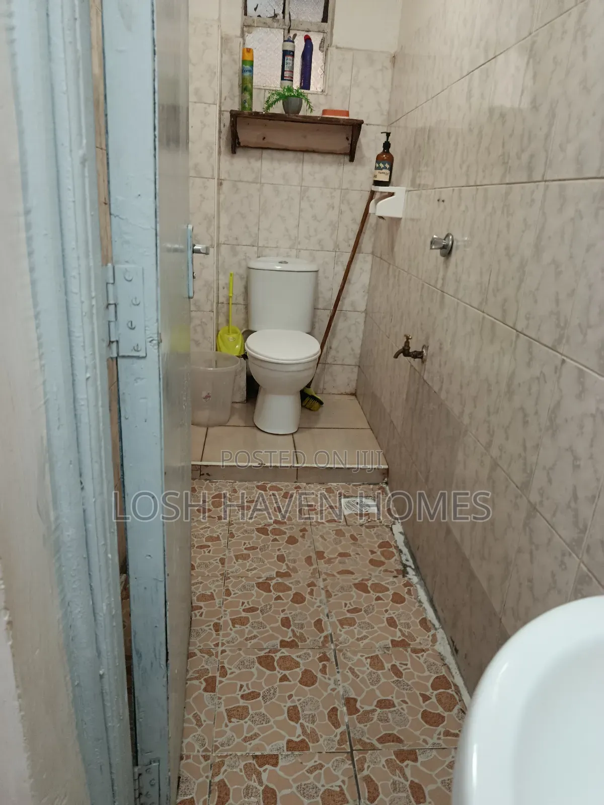Affordable,Clean Onebedroom BNB Along Thika Road Roysambu TRM Drive