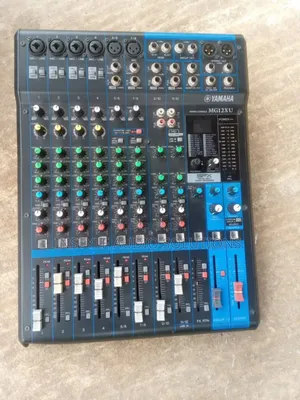 12 Channels Plain Mixer Yamaha Mg12xu Professional Usb Enabled