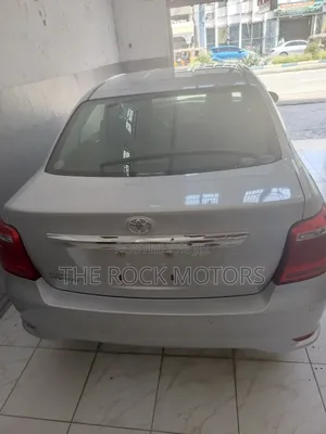 Toyota Axio 2018 Silver