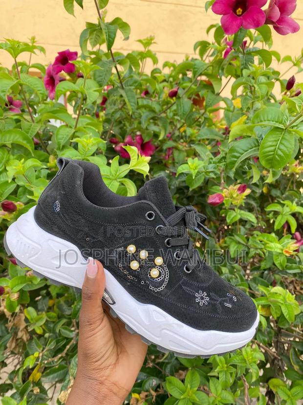 New Shoes Size 36-42 - thumbnail 2