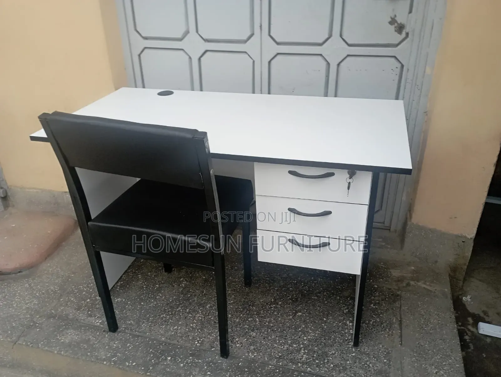 White Office Desk and Caterina Chairs