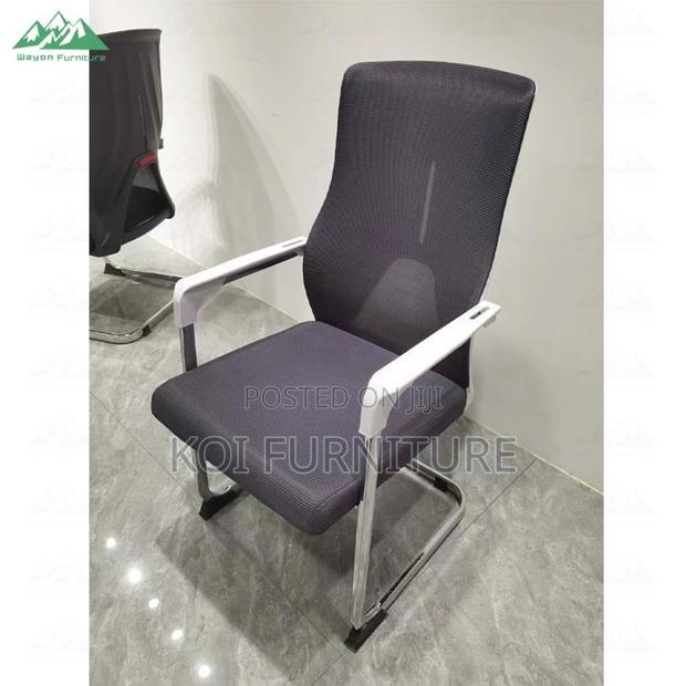 Office Chair : Ergonomic Mesh Back Visitor Chair - thumbnail 3