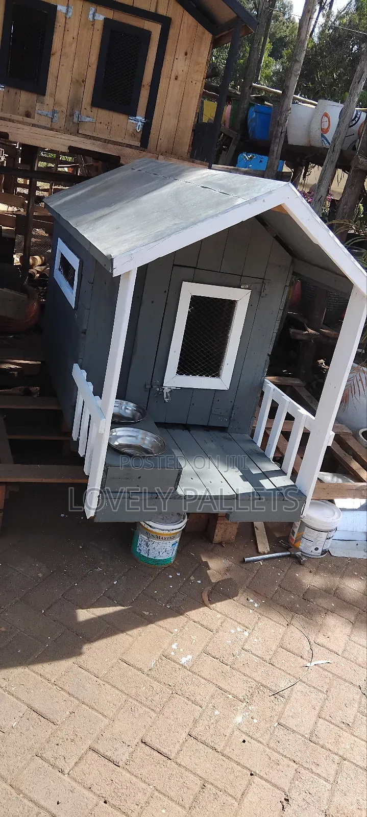 Kennel With a Porch