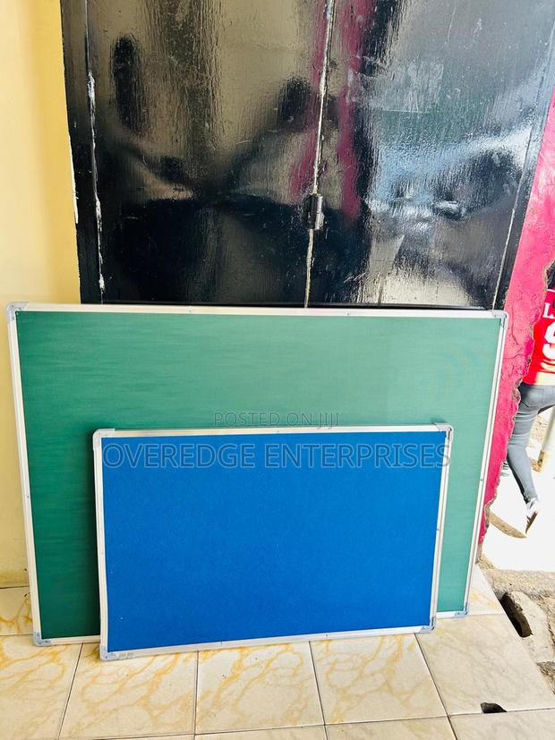 4ftx3ft Notice Green Noticeboards