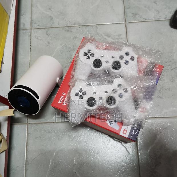 Portable Smart Android Projector for Gaming Two Gaming Consoles - thumbnail 3