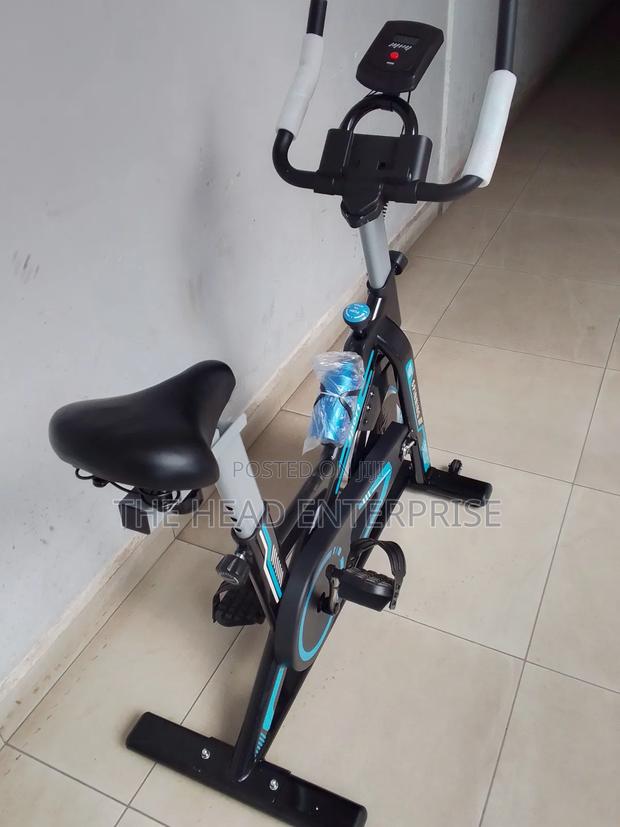 Blue Gym Bike Spinning Bike 120kg Maximum Weight Usage