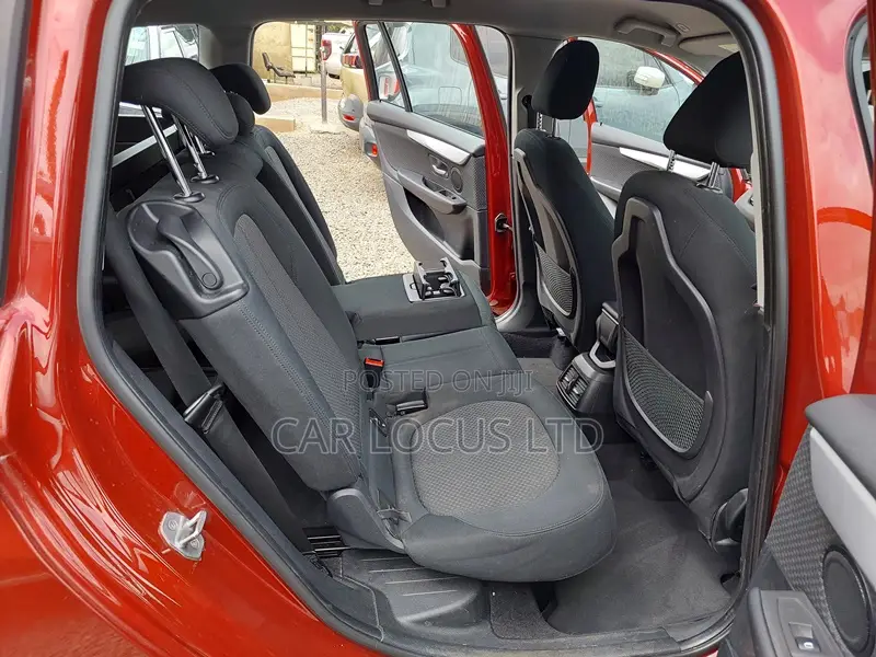 BMW 218i 2018 Red