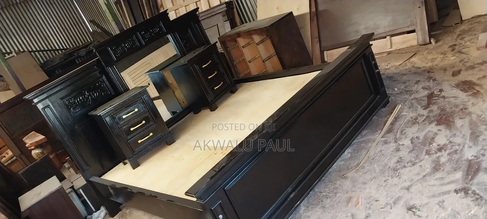 King Size Bed With Bedside Cabinet