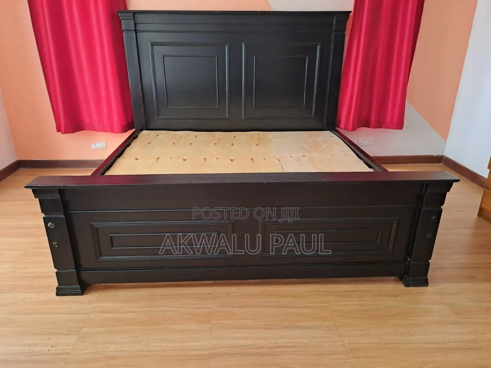 King Size Bed With Bedside Cabinet