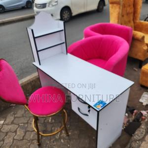 Manicure Table With King Shelf - main view