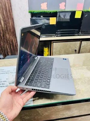 Laptop Dell Precision 3580 16GB Intel Core i7 SSD 512GB