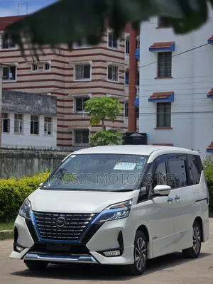 Nissan Serena 2019 White
