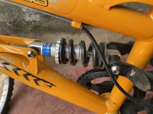 Apollo Storm Mountain Bike 20" Wheels Gears Suspension—Shimano Equippe
