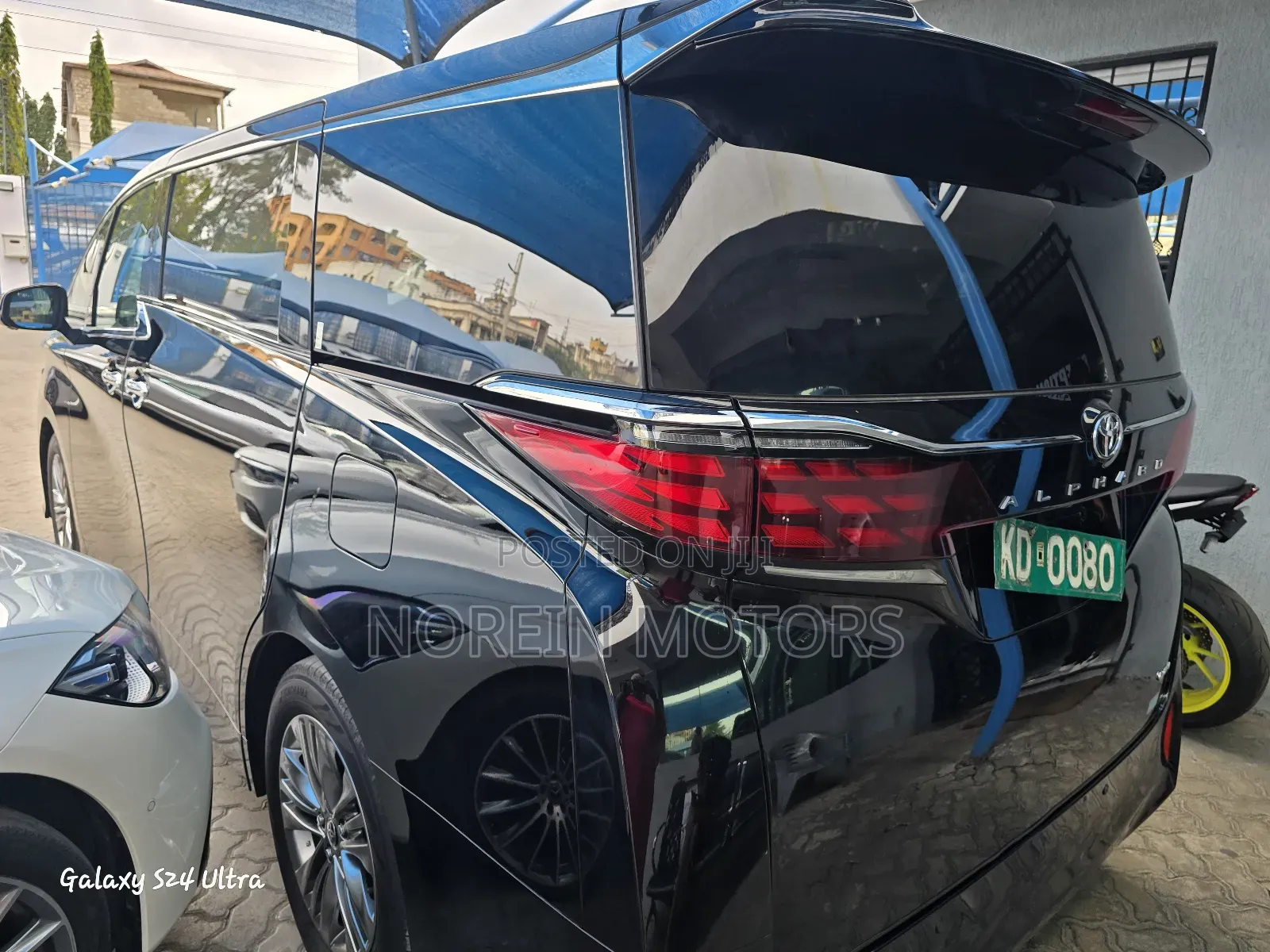Toyota Alphard 2024 Black